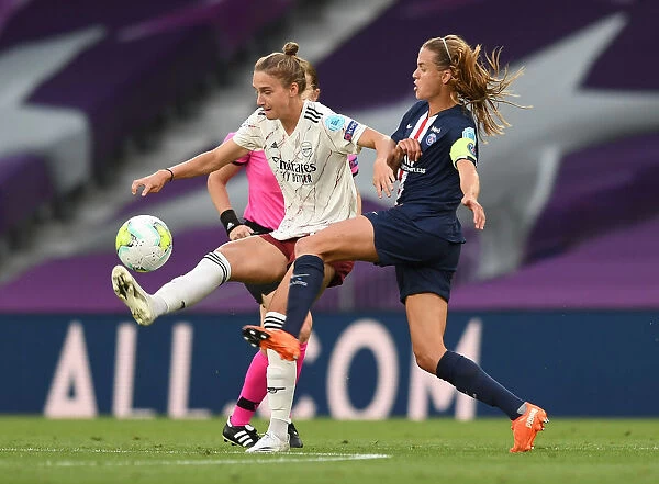 Miedema vs. Paredes: A Star-Studded Clash in the UEFA Women's Champions League Quarterfinals: Arsenal vs. Paris Saint-Germain