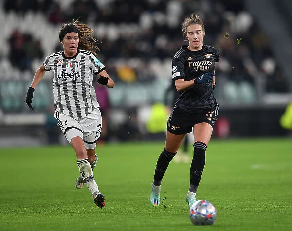 Miedema vs. Pedersen: A Champions League Showdown - Arsenal vs. Juventus Women