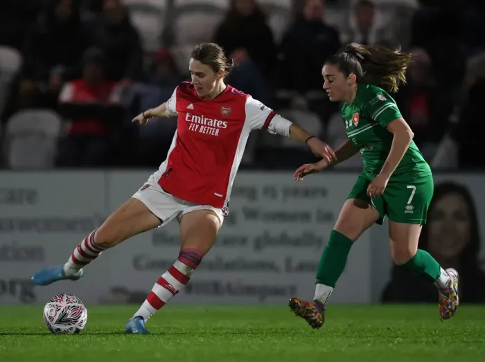 Framed Print : Miedema's Battle Against Coventry's Defense: Arsenal Women's FA Cup Quarterfinal Showdown Framed Print : Miedema's Battle Against Coventry's Defense: Arsenal Women's FA Cup Quarterfinal Showdown