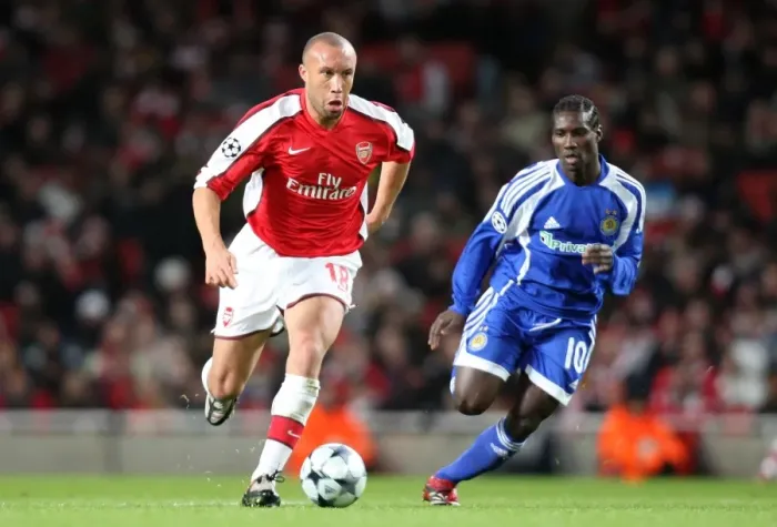 Framed Print : Mikael Silvestre (Arsenal) Ismael Bangoura (Kiev) Framed Print : Mikael Silvestre (Arsenal) Ismael Bangoura (Kiev)