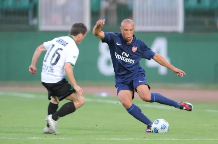 Framed Print : Mikael Silvestre (Arsenal) Maite Skriba (Szombathelyi) Framed Print : Mikael Silvestre (Arsenal) Maite Skriba (Szombathelyi)