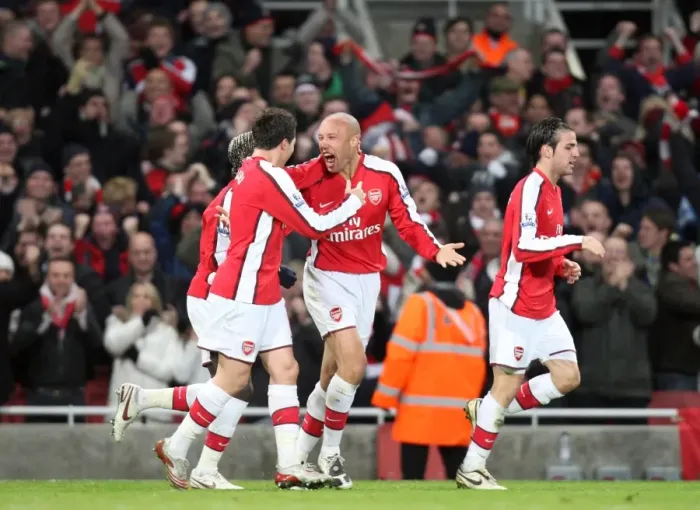 Framed Print : Mikael Silvestre celebrates scoring Arsenals 1st goal