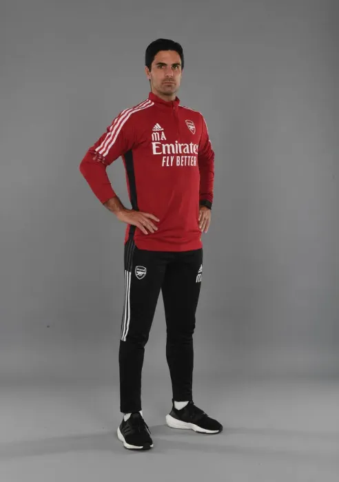 Framed Print : Mikel Arteta at Arsenal 2021-22 First Team Photocall