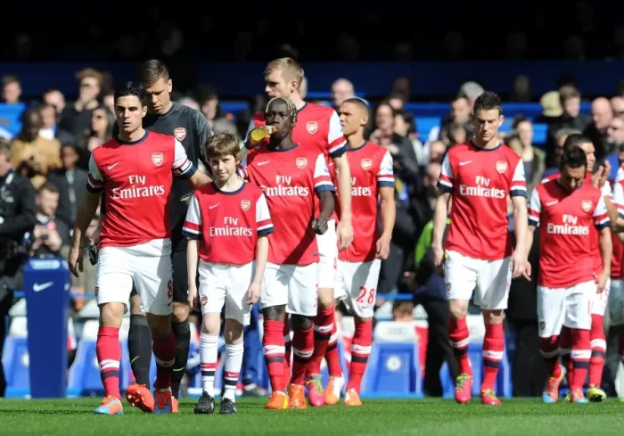 Framed Print : Mikel Arteta (Arsenal) with the Arsenal mascot. Chelsea 6: 0 Arsenal. Barclays Premier League