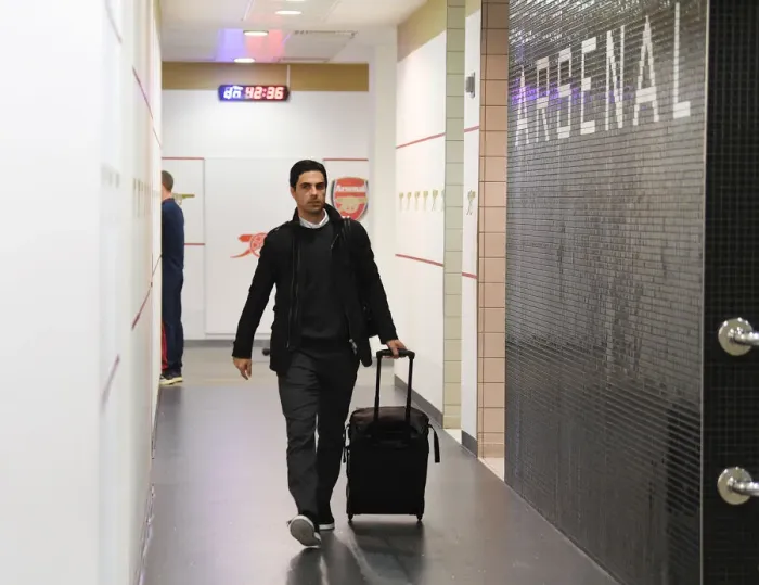 Framed Print : Mikel Arteta in Arsenal Changing Room Before Arsenal vs Chelsea (2019-20) Framed Print : Mikel Arteta in Arsenal Changing Room Before Arsenal vs Chelsea (2019-20)