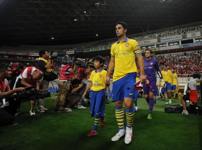 Framed Print : Mikel Arteta (Arsenal) leads out the team. Uwara Red Diamonds 1: 2 Arsenal. Pre Season Friendly Framed Print : Mikel Arteta (Arsenal) leads out the team. Uwara Red Diamonds 1: 2 Arsenal. Pre Season Friendly