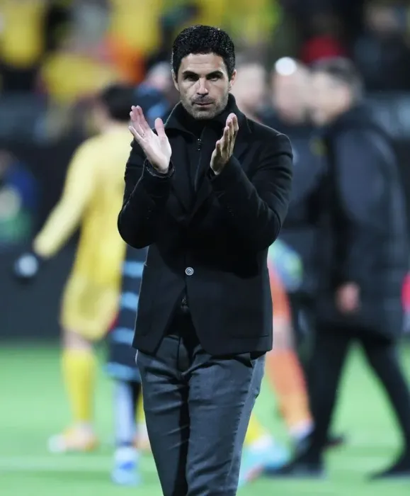 Framed Print : Mikel Arteta Celebrates with Arsenal Fans after UEFA Europa League Match vs. Bodø / Glimt (2022-23)