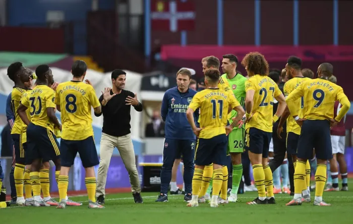 Framed Print : Mikel Arteta Coaches Arsenal at Aston Villa, Premier League 2019-2020 Framed Print : Mikel Arteta Coaches Arsenal at Aston Villa, Premier League 2019-2020