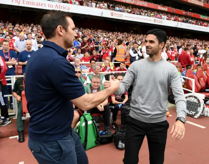 Framed Print : Mikel Arteta and Frank Lampard's Post-Match Handshake: Arsenal vs. Everton, 2021-22 Premier League