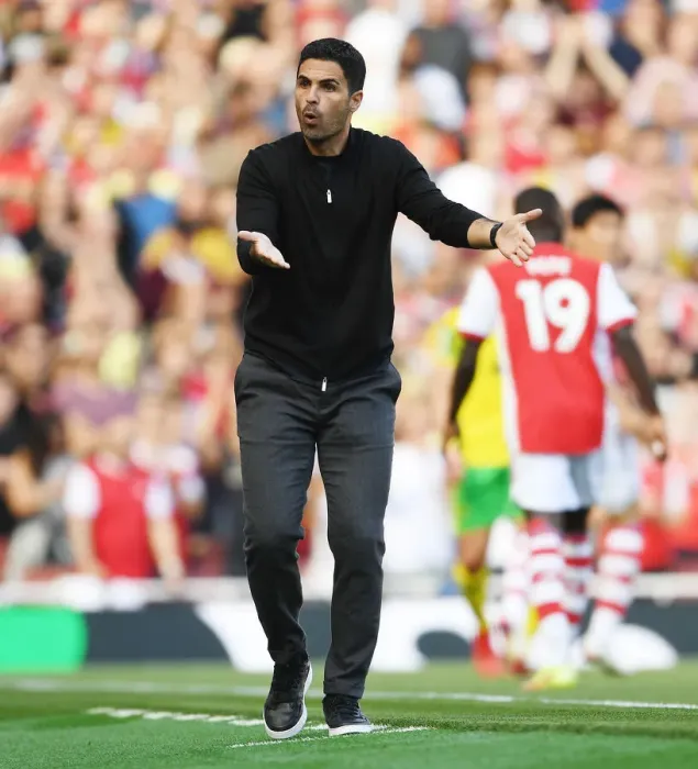 Framed Print : Mikel Arteta Guides Arsenal in Premier League Battle Against Norwich City