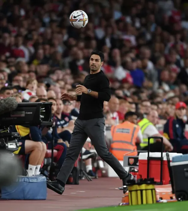 Framed Print : Mikel Arteta Leads Arsenal Against Aston Villa in Premier League Showdown (2022-23)