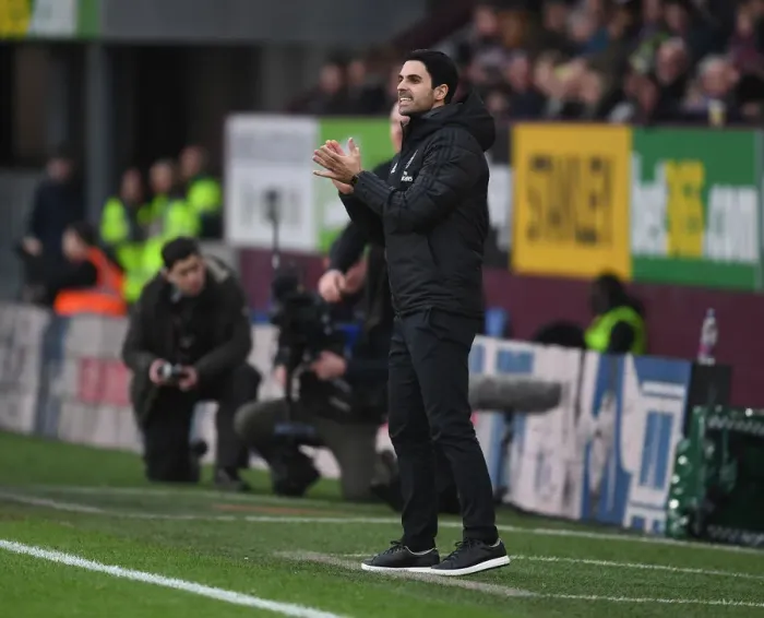 Framed Print : Mikel Arteta Leads Arsenal Against Burnley in Premier League Clash