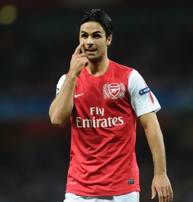 Framed Print : Mikel Arteta Leads Arsenal in Champions League Clash Against Olympiacos (2011-12) Framed Print : Mikel Arteta Leads Arsenal in Champions League Clash Against Olympiacos (2011-12)