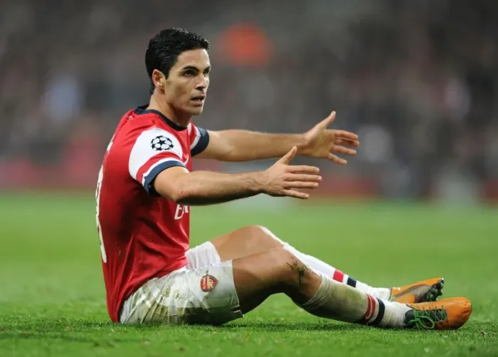 Framed Print : Mikel Arteta Leads Arsenal in Champions League Showdown against Schalke 04 (2012) Framed Print : Mikel Arteta Leads Arsenal in Champions League Showdown against Schalke 04 (2012)