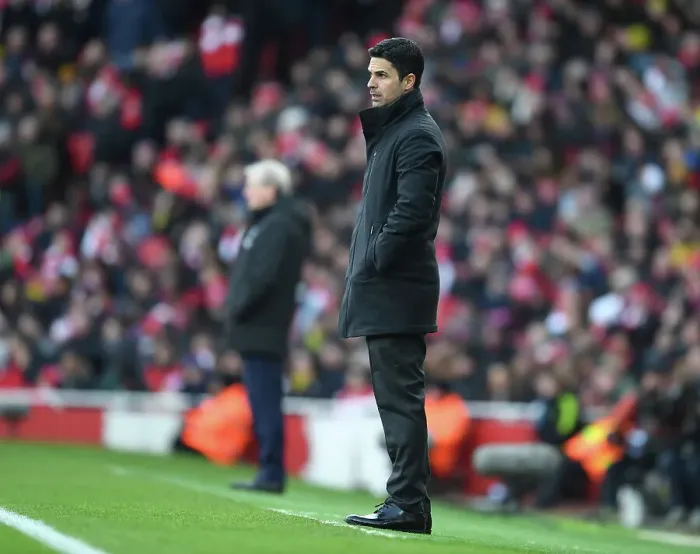 Framed Print : Mikel Arteta Leads Arsenal Against Crystal Palace in Premier League Clash