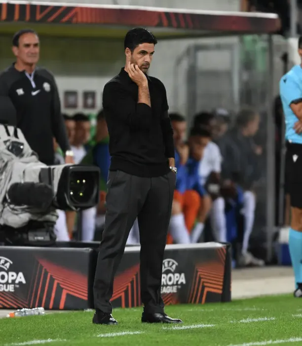 Framed Print : Mikel Arteta Leads Arsenal in Europa League Battle against FC Zurich Framed Print : Mikel Arteta Leads Arsenal in Europa League Battle against FC Zurich
