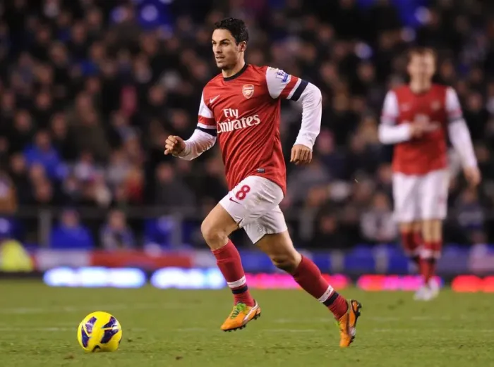 Framed Print : Mikel Arteta Leads Arsenal at Goodison Park (Everton vs Arsenal, 2012-13) Framed Print : Mikel Arteta Leads Arsenal at Goodison Park (Everton vs Arsenal, 2012-13)