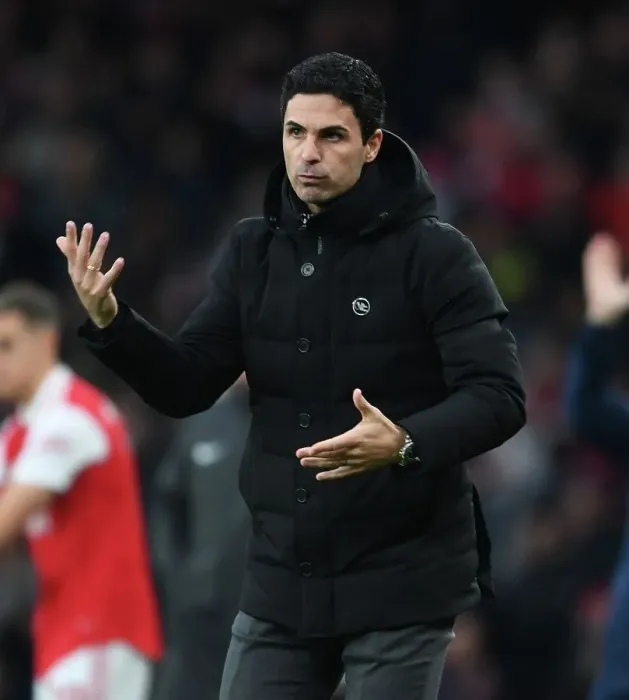 Framed Print : Mikel Arteta Leads Arsenal in Premier League Battle against Brentford