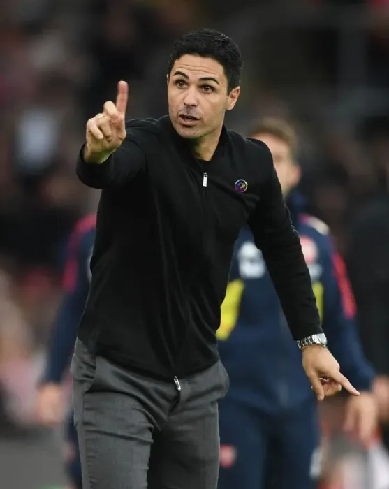 Framed Print : Mikel Arteta Leads Arsenal in Premier League Battle at Southampton (2022-23)