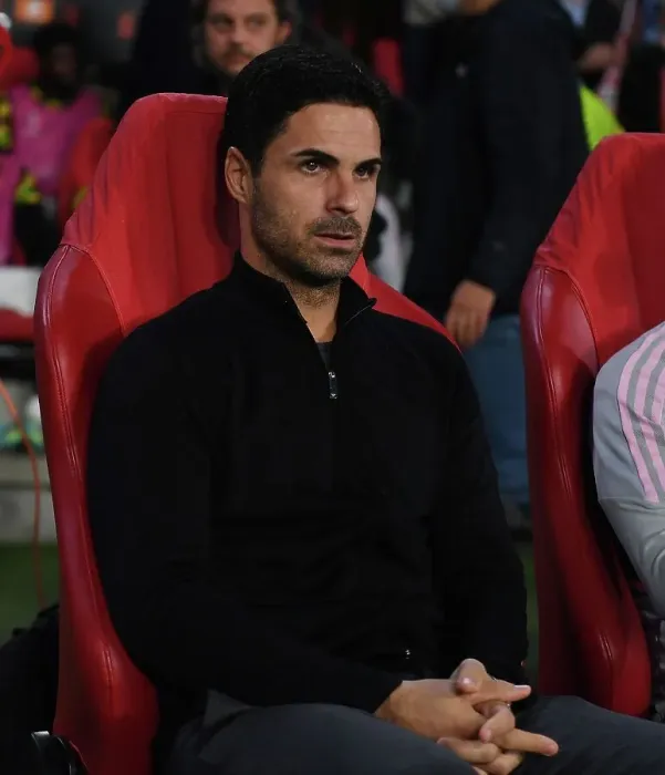 Framed Print : Mikel Arteta Leads Arsenal Against PSV Eindhoven in Europa League Group A Framed Print : Mikel Arteta Leads Arsenal Against PSV Eindhoven in Europa League Group A