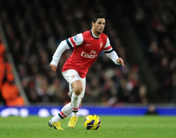 Framed Print : Mikel Arteta Leads Arsenal Against Swansea City (2012-13)