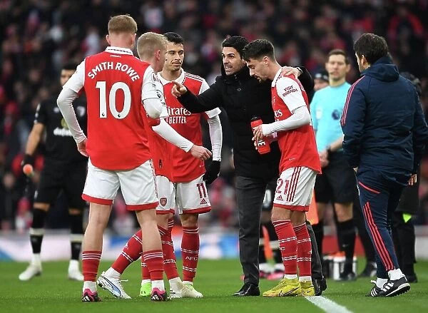Mikel Arteta Motivating Arsenal Team During Arsenal v AFC Bournemouth Premier League Match, 2022-23