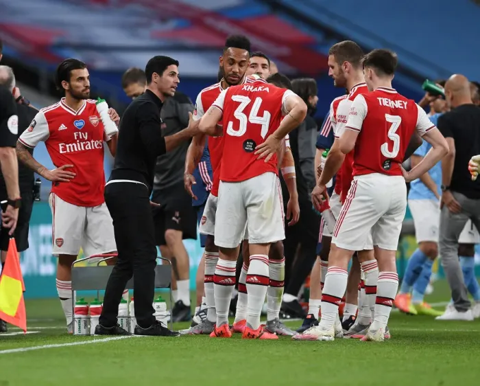 Framed Print : Mikel Arteta Rallies Arsenal at Wembley: FA Cup Semi-Final vs Manchester City