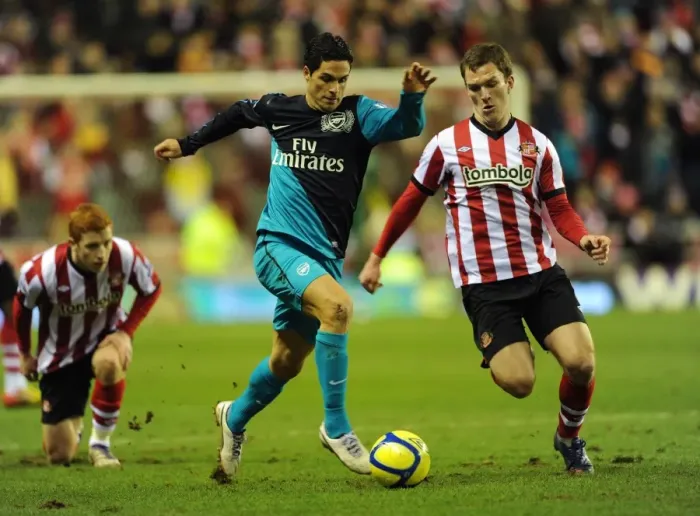 Framed Print : Mikel Arteta vs Craig Gardner: FA Cup Clash at Sunderland's Stadium of Light (2012)