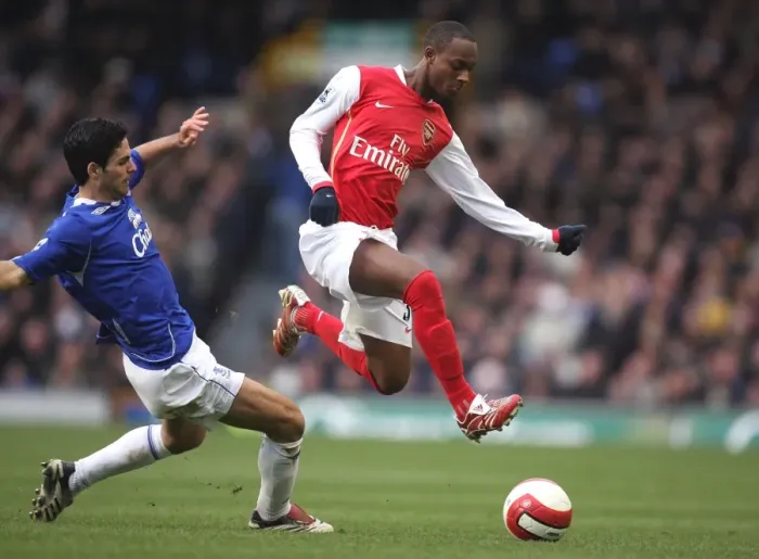 Framed Print : Mikel Arteta vs. Justin Hoyte: Everton's Defiant 1-0 Win Over Arsenal at Goodison Park, 2007 Framed Print : Mikel Arteta vs. Justin Hoyte: Everton's Defiant 1-0 Win Over Arsenal at Goodison Park, 2007