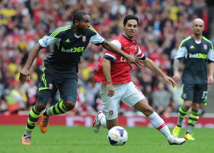 Framed Print : Mikel Arteta vs. Wilson Palacios: Intense Battle in Arsenal v Stoke City (2013-14) Framed Print : Mikel Arteta vs. Wilson Palacios: Intense Battle in Arsenal v Stoke City (2013-14)