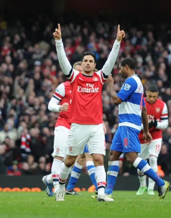 Framed Print : Mikel Arteta's Thrilling Goal: Arsenal's Victory Against Reading (2012-13)