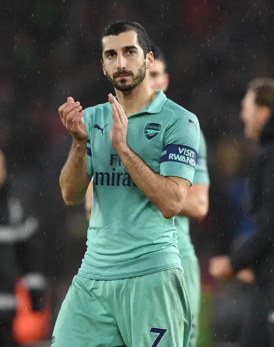 Framed Print : Mkhitaryan in Action: Southampton vs. Arsenal, Premier League