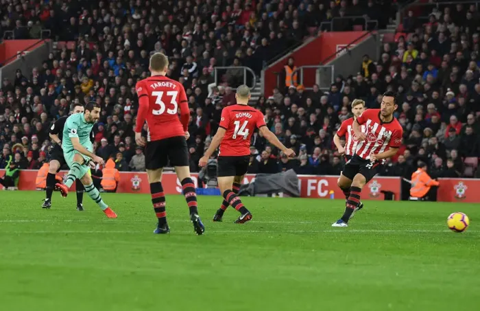 Framed Print : Mkhitaryan Scores the Second: Southampton vs Arsenal, Premier League