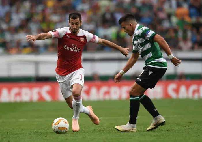 Framed Print : Mkhitaryan vs Acuna: Battle in the Europa League - Sporting CP vs Arsenal