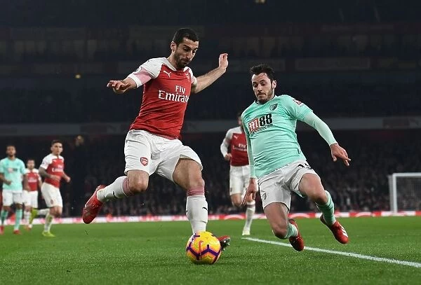 Mkhitaryan vs Smith: Intense Battle at Emirates Stadium - Arsenal vs Bournemouth, Premier League 2018-19