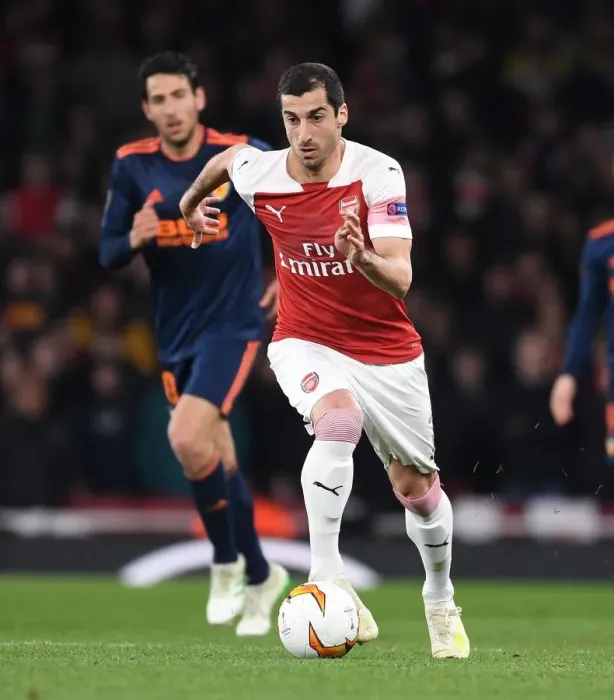 Framed Print : Mkhitaryan's Brilliant Performance: Arsenal vs Valencia in Europa League Semi-Final Framed Print : Mkhitaryan's Brilliant Performance: Arsenal vs Valencia in Europa League Semi-Final