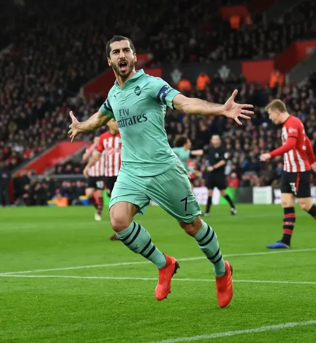 Framed Print : Mkhitaryan's Stunner: Arsenal's Winning Goal vs. Southampton (2018-19)