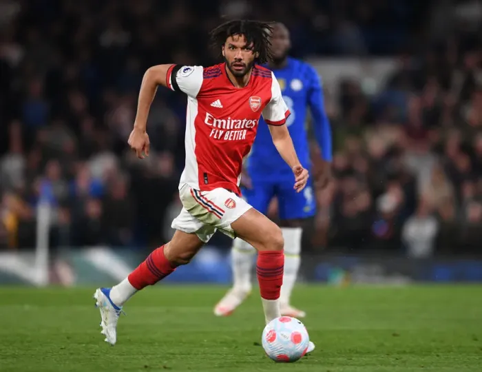 Framed Print : Mo Elneny vs. Chelsea: A Fierce Battle at Stamford Bridge - Premier League 2021-22 Framed Print : Mo Elneny vs. Chelsea: A Fierce Battle at Stamford Bridge - Premier League 2021-22