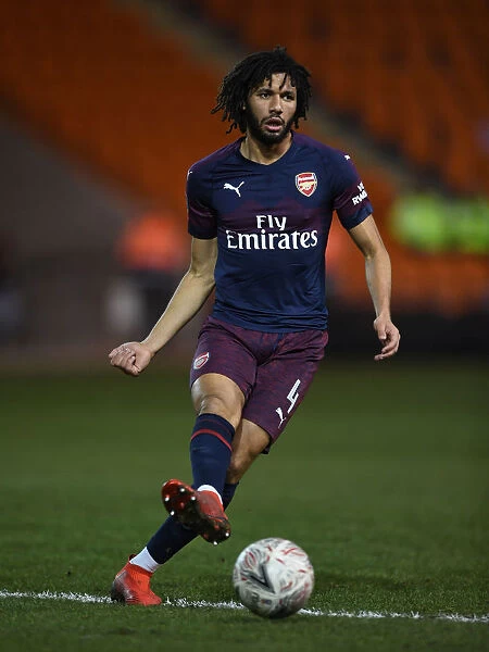 Mohamed Elneny in Action: Arsenal's FA Cup Battle against Blackpool (2019)