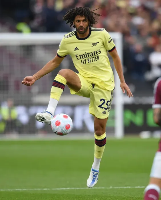 Framed Print : Mohamed Elneny in Action: West Ham United vs Arsenal, Premier League 2021-22
