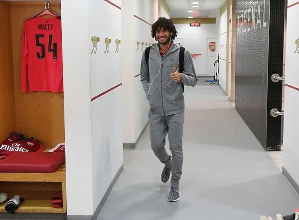 Mohamed Elneny in Arsenal Changing Room before Arsenal vs Norwich City - Carabao Cup Fourth Round, 2017-18