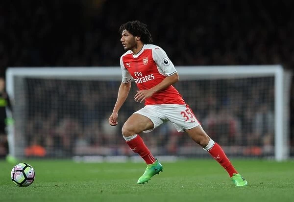 Mohamed Elneny: Arsenal's Midfield Maestro in Action Against West Ham United, Premier League 2016-17