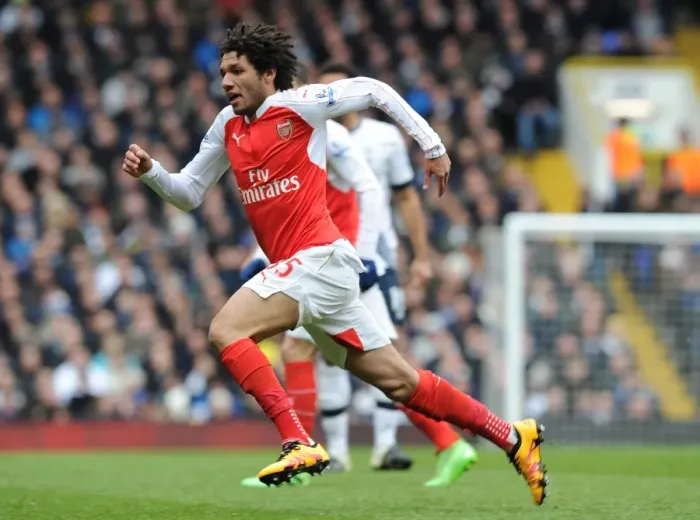 Framed Print : Mohamed Elneny's Unwavering Concentration: Arsenal vs. Tottenham Hotspur, Premier League 2015-16