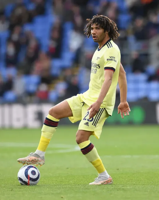Framed Print : Mohamed Elneny's Unyielding Spirit: Arsenal's Victory Battle at Selhurst Park (Premier League 2020-21)