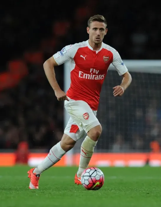 Framed Print : Monreal in Action: Arsenal vs. Liverpool (2015 / 16) Framed Print : Monreal in Action: Arsenal vs. Liverpool (2015 / 16)