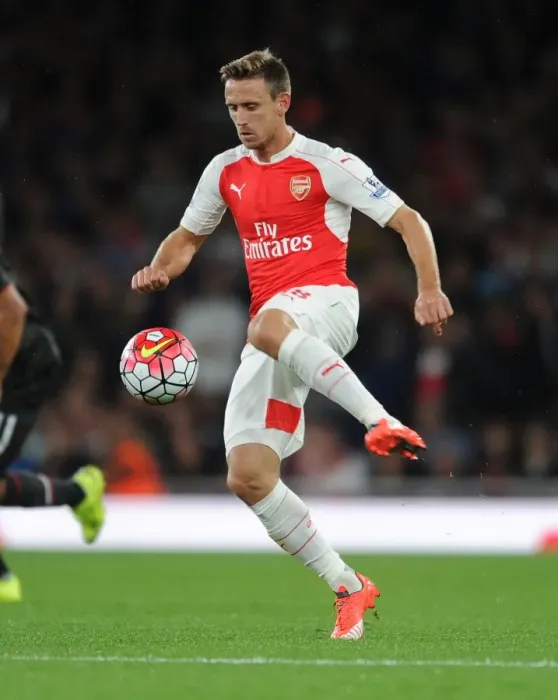 Framed Print : Monreal in Action: Arsenal vs Liverpool (2015 / 16)