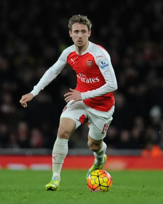 Framed Print : Monreal in Action: Arsenal vs Swansea City, Premier League 2015-16 Framed Print : Monreal in Action: Arsenal vs Swansea City, Premier League 2015-16