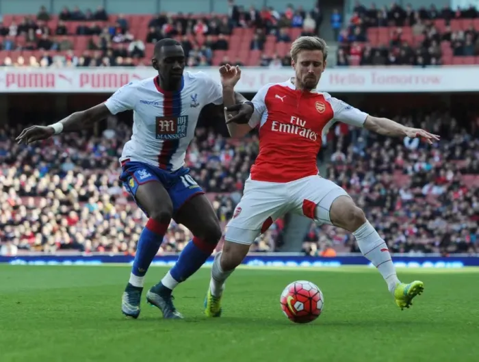 Framed Print : Monreal Stands Firm Against Bolasie in Intense Arsenal vs. Crystal Palace Clash (2015-16)