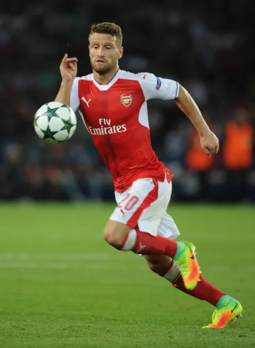 Framed Print : Mustafi in Action: Arsenal vs. Paris Saint-Germain, UEFA Champions League 2016-17