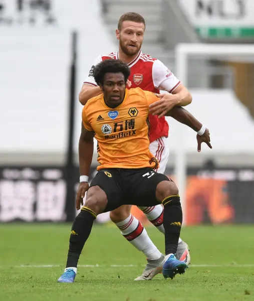 Arsenal FC Print: Mustafi vs Traore Art Prints, Posters